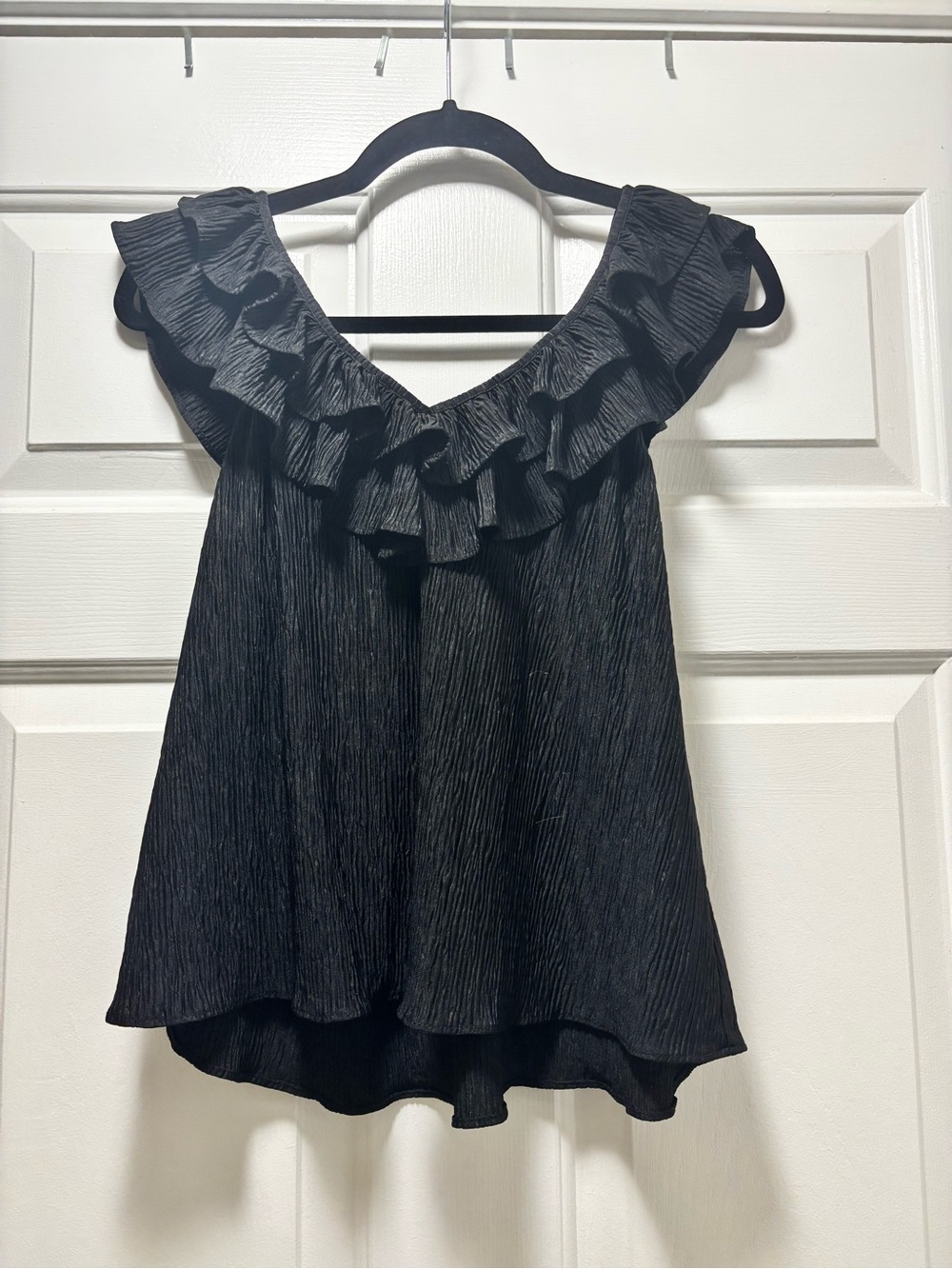 Very J Black Ruffle V-Neck Tank Top - Picture 2 of 3